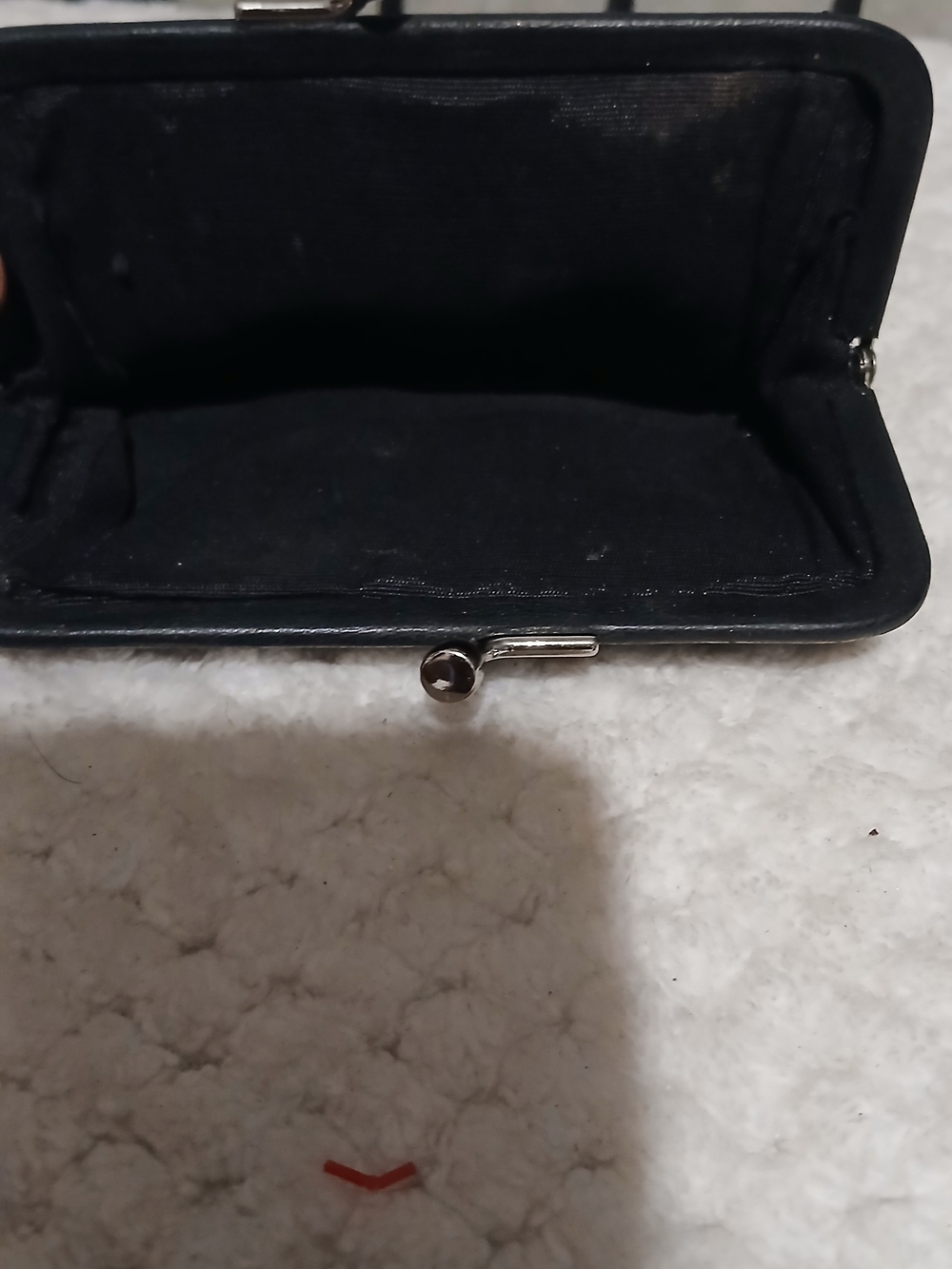 Fossil Black Leather Kiss-Lock Clutch - Picture 6 of 6